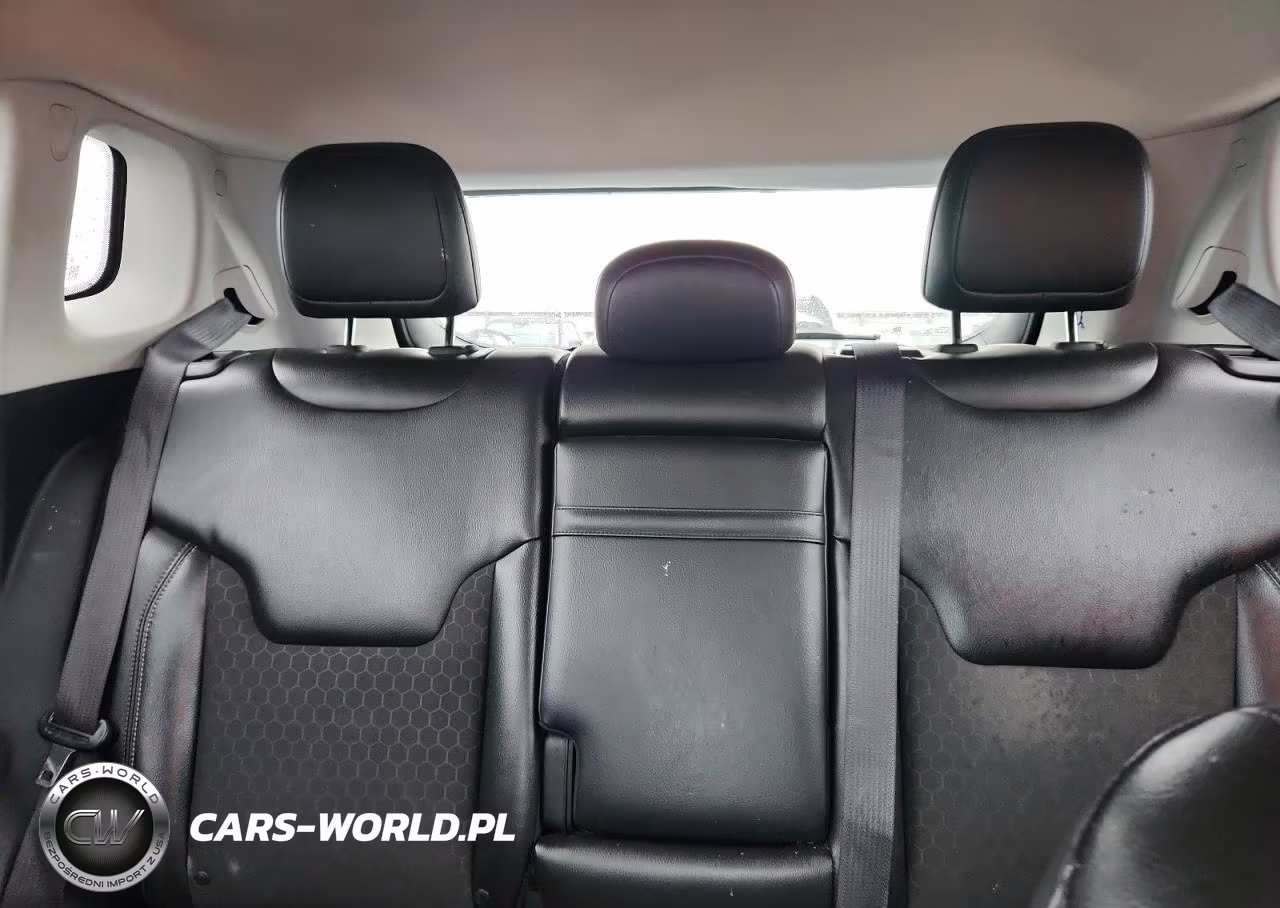 2018 Jeep Compass Latitude VIN:3C4NJCBB6JT293202 - 10