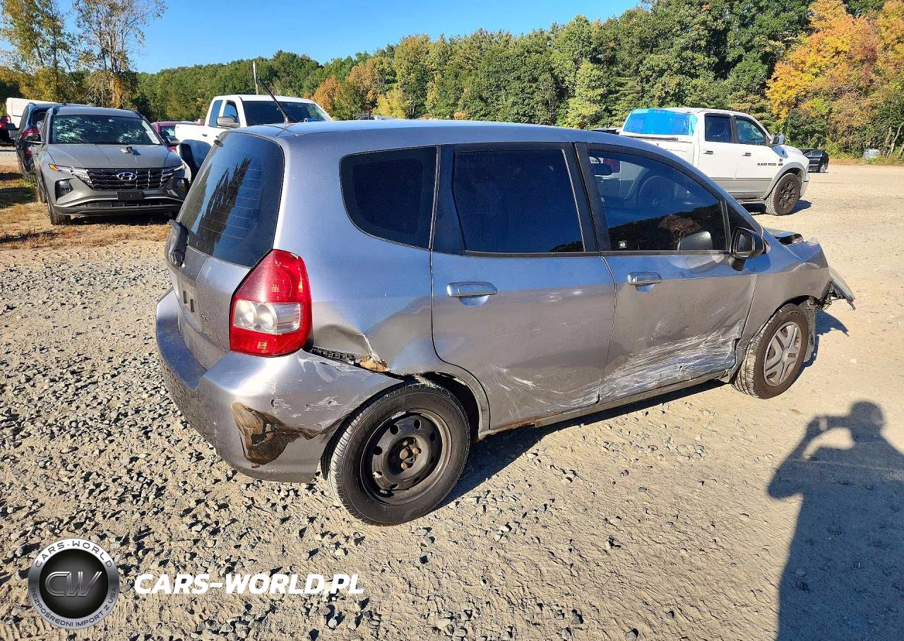 2007 Honda Fit VIN:JHMGD38457S030572 - 3