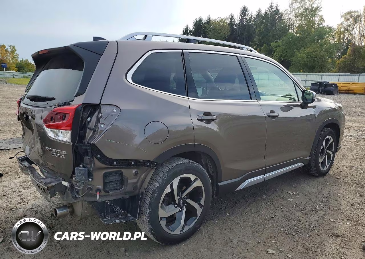 2024 Subaru Forester Touring VIN:JF2SKAMCXRH463776 - 3