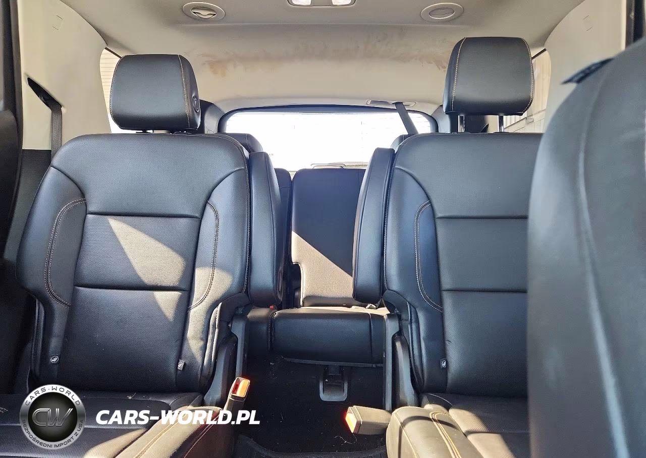 2018 Chevrolet Traverse Premier VIN:1GNEVJKW3JJ167681 - 10