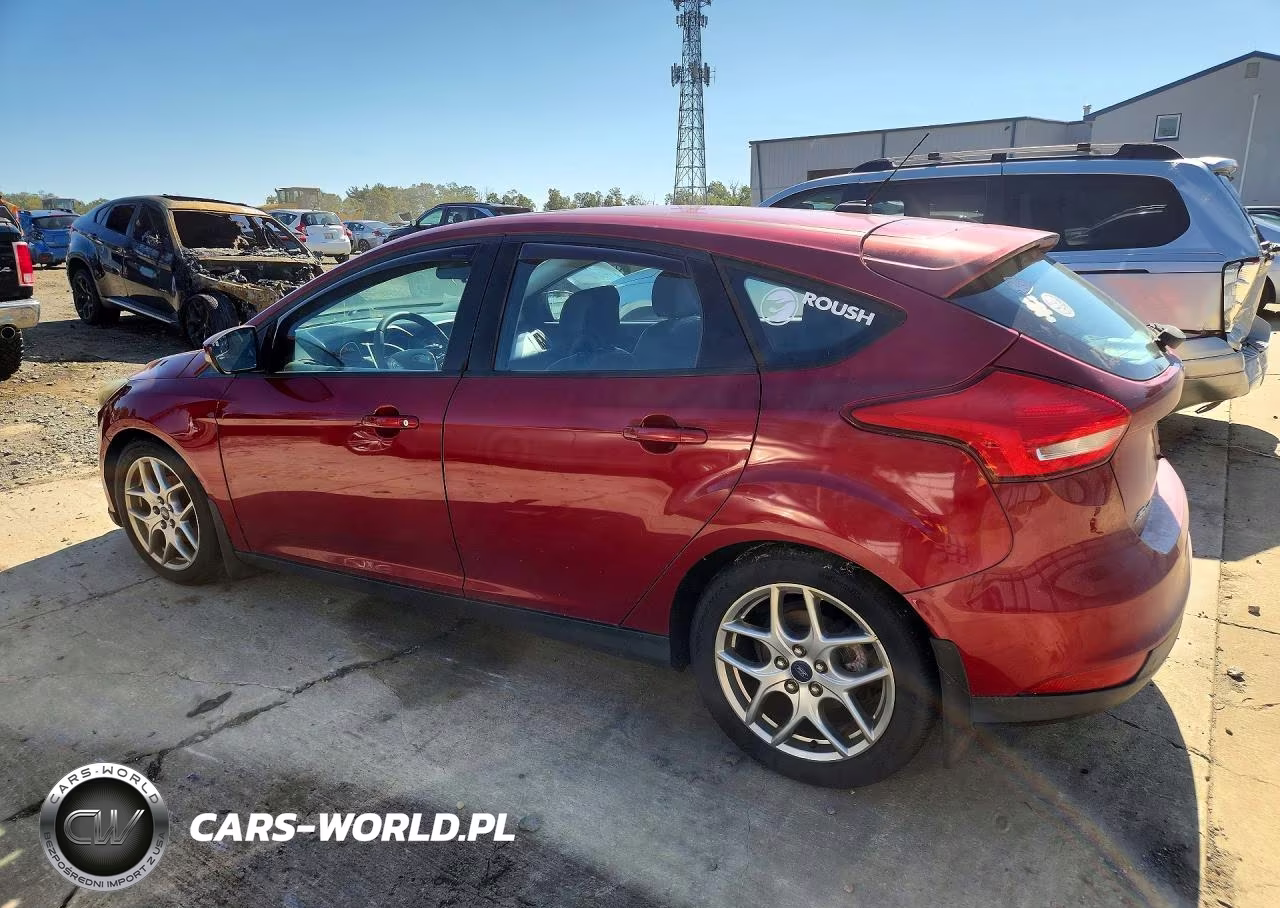 2015 Ford Focus Se VIN:1FADP3K28FL244926 - 2