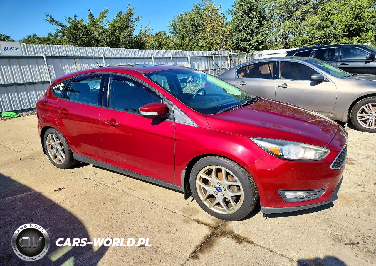 2015 Ford Focus Se VIN:1FADP3K28FL244926 - 4