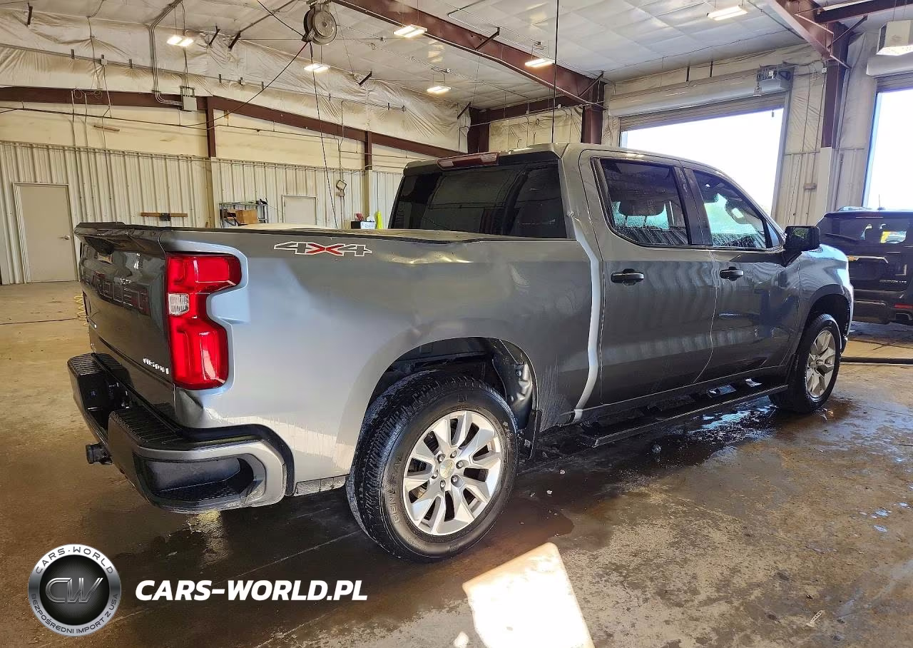 2020 Chevrolet Silverado K1500 Custom VIN:1GCUYBEFXLZ122819 - 3