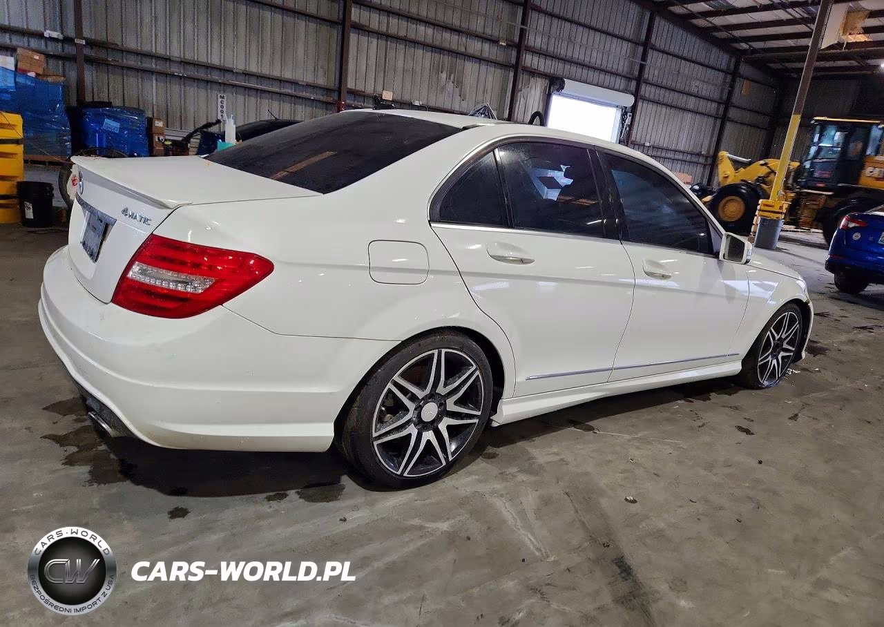 2013 Mercedes-Benz C 300 4Matic VIN:WDDGF8AB0DA759216 - 3