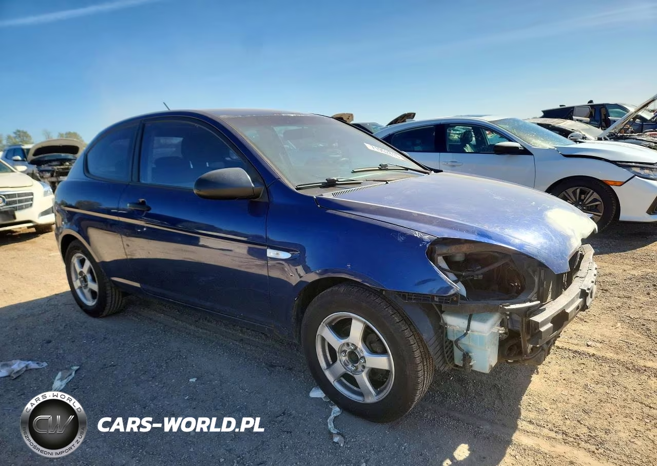 2008 Hyundai Accent Gs VIN:KMHCM36C88U089174 - 4