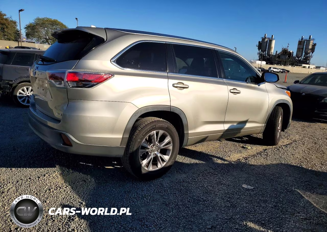 2014 Toyota Highlander Xle VIN:5TDKKRFH1ES036014 - 3