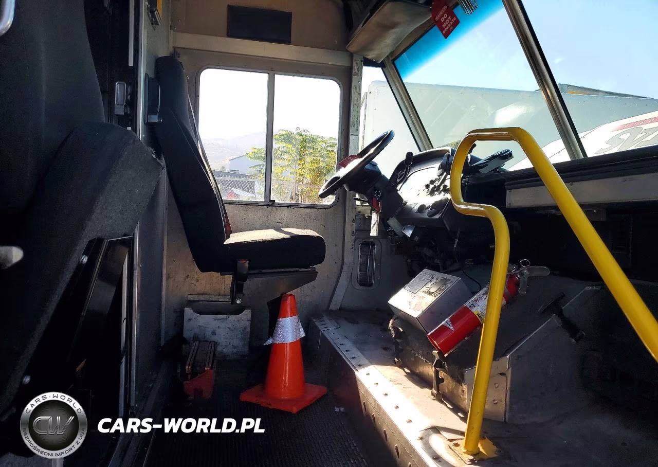 2013 Ford F59 Delivery Truck VIN:1F66F5KYXD0A01643 - 7