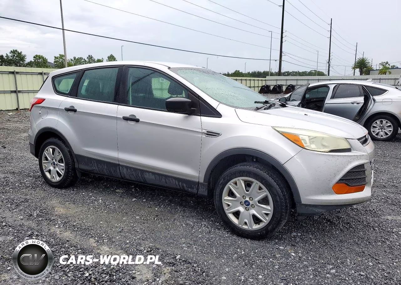 2013 Ford Escape S VIN:1FMCU0F7XDUC31732 - 4
