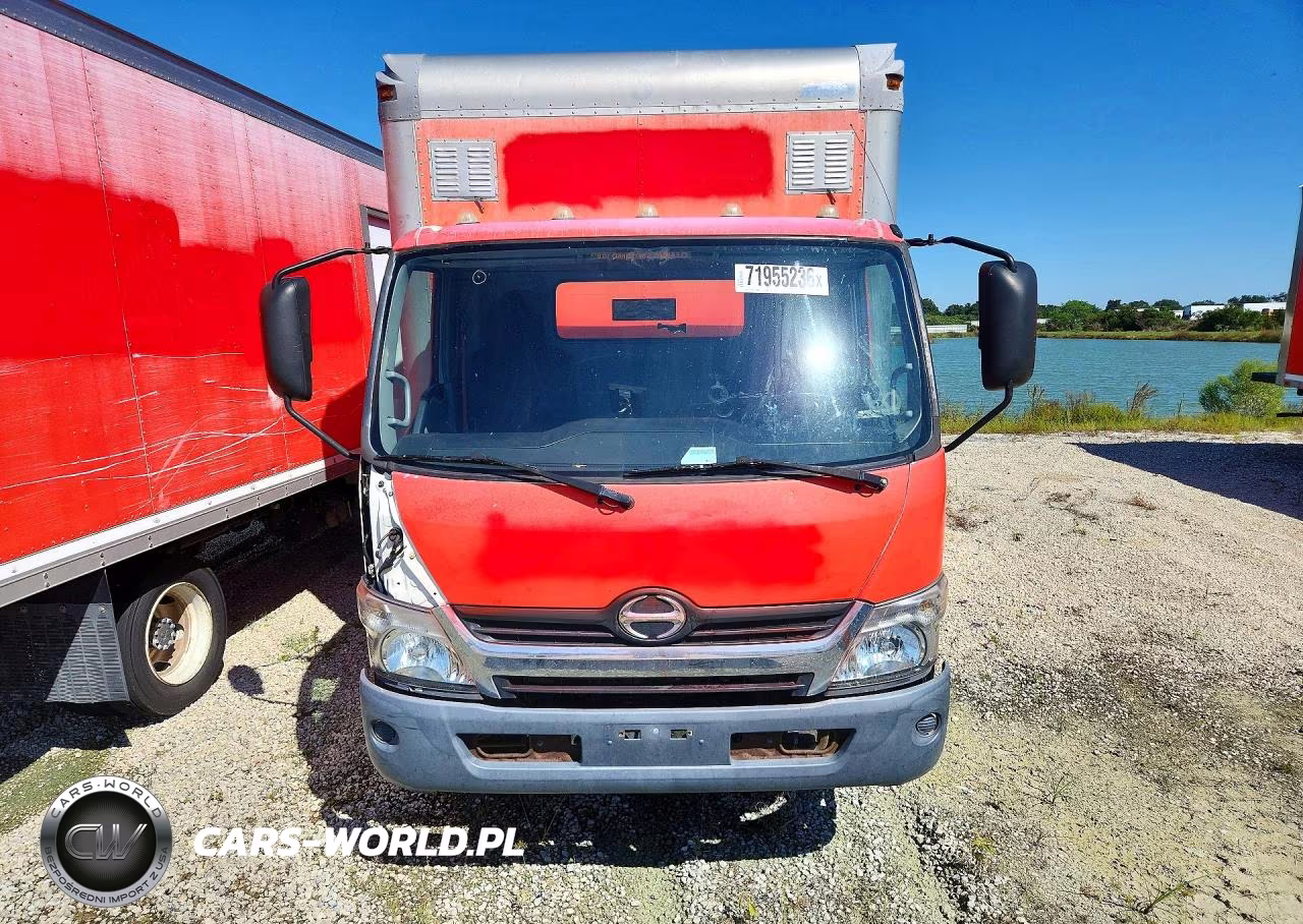 2017 Hino 195 Box Truck VIN:JHHSDM2H7HK005779 - 5