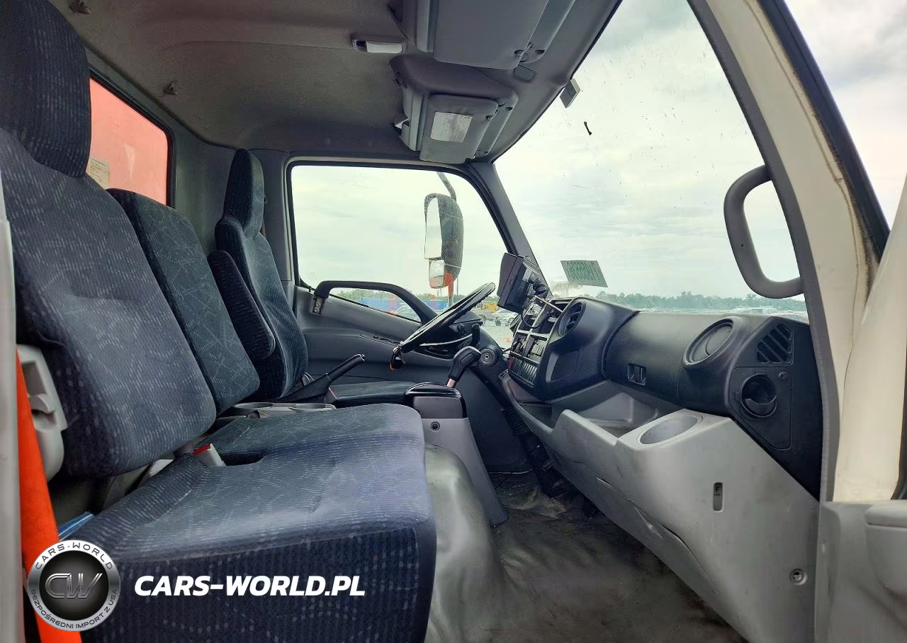 2017 Hino 195 Box Truck VIN:JHHSDM2H9HK005749 - 10