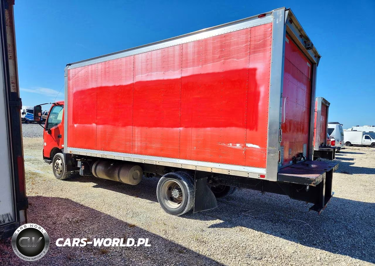 2017 Hino 195 Box Truck VIN:JHHSDM2H9HK005749 - 2