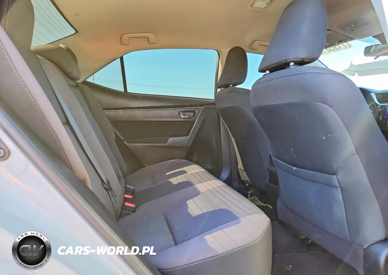 2017 Toyota Corolla Le VIN:5YFBURHE5HP592286 - 10