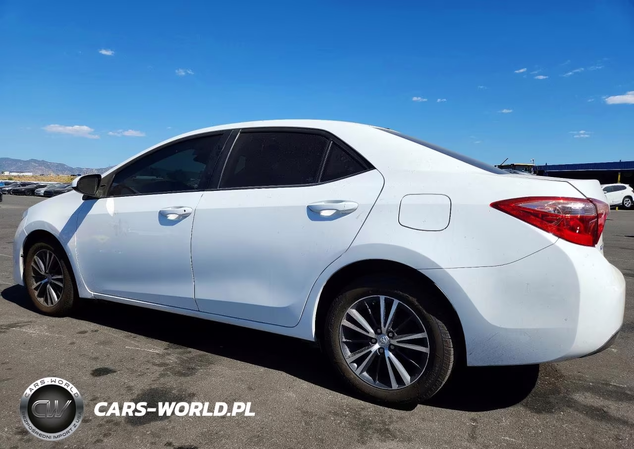 2017 Toyota Corolla Le VIN:5YFBURHE5HP592286 - 2