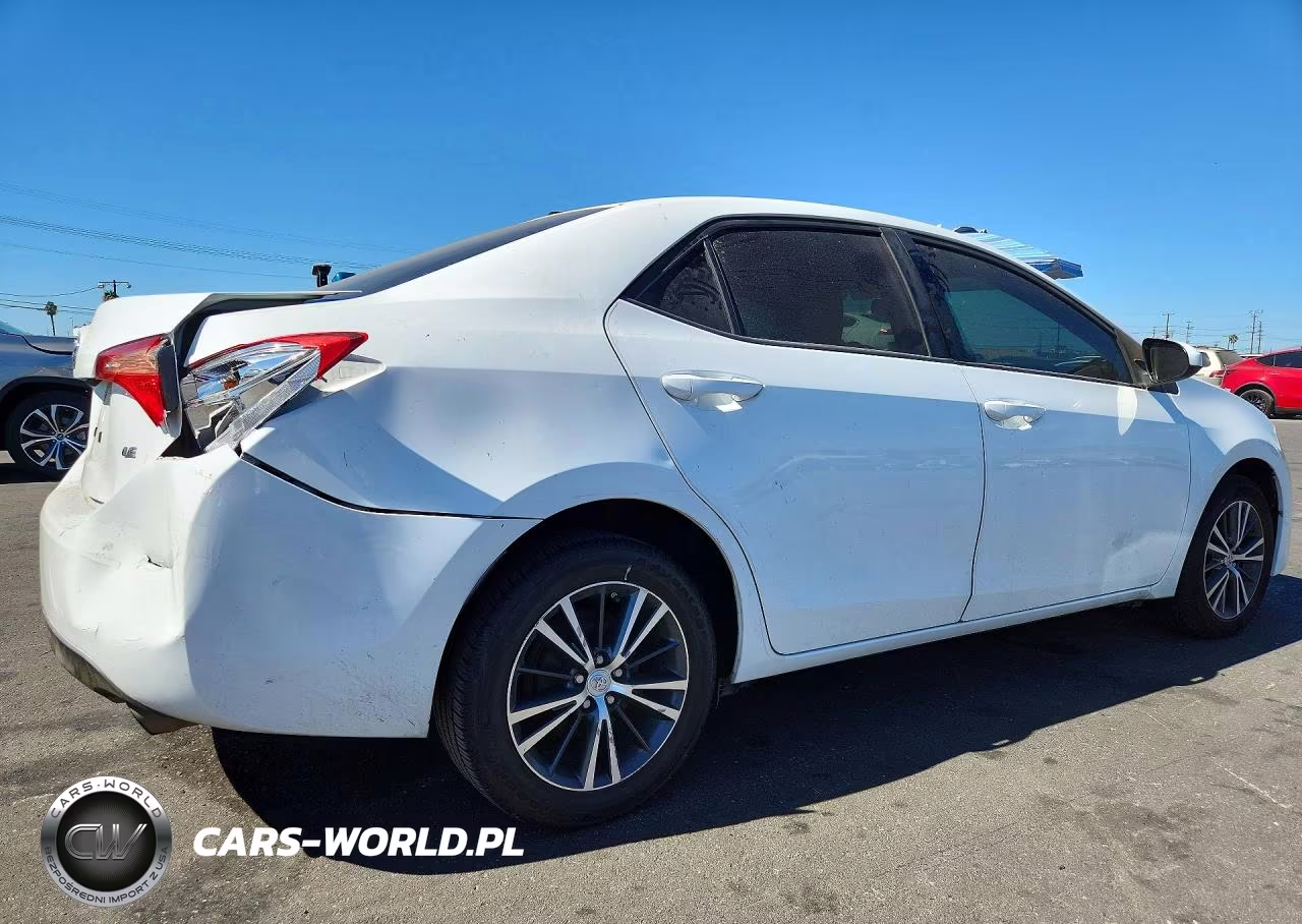 2017 Toyota Corolla Le VIN:5YFBURHE5HP592286 - 3