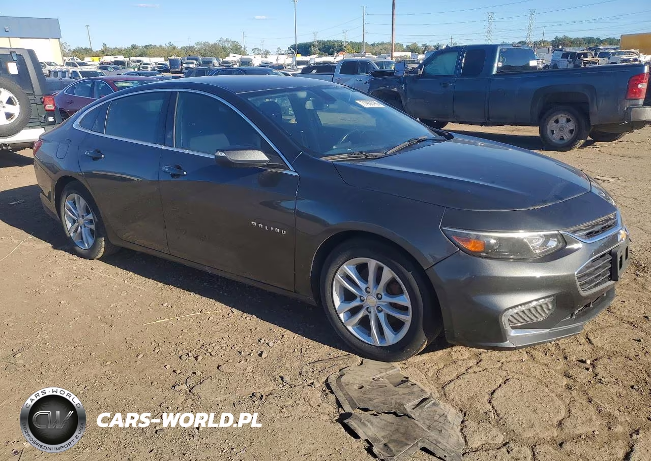 2018 Chevrolet Malibu Lt VIN:1G1ZD5ST7JF208156 - 4