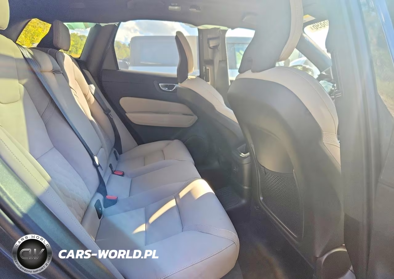 2026 Volvo Xc60 Plug-In Hybrid Plus, T8 Awd Electric-Gasoline, Dark VIN:YV4H60RC9T1432953 - 11