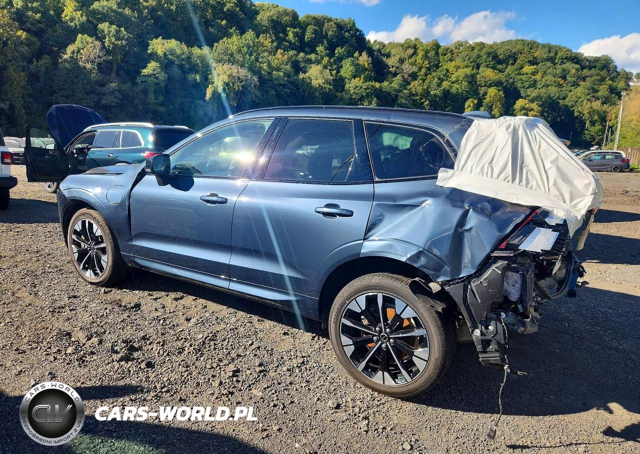 2026 Volvo Xc60 Plug-In Hybrid Plus, T8 Awd Electric-Gasoline, Dark VIN:YV4H60RC9T1432953 - 2