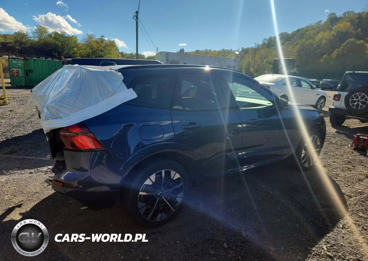 2026 Volvo Xc60 Plug-In Hybrid Plus, T8 Awd Electric-Gasoline, Dark VIN:YV4H60RC9T1432953 - 3
