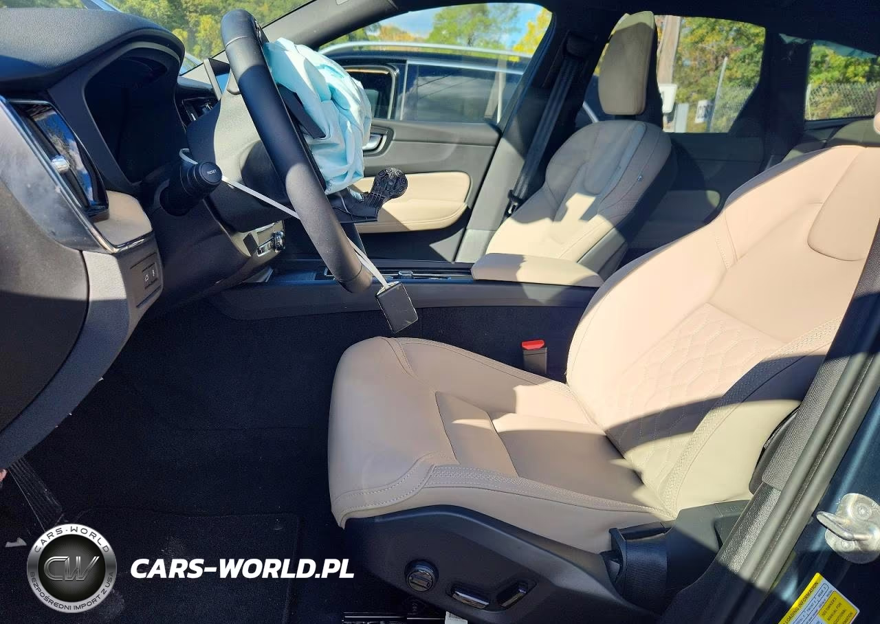 2026 Volvo Xc60 Plug-In Hybrid Plus, T8 Awd Electric-Gasoline, Dark VIN:YV4H60RC9T1432953 - 7