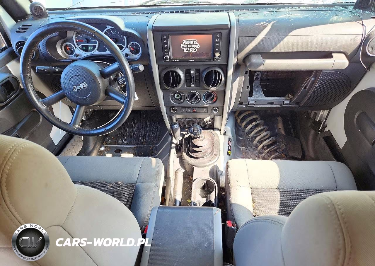 2010 Jeep Wrangler Unlimited Rubicon VIN:1J4HA6H11AL107827 - 8