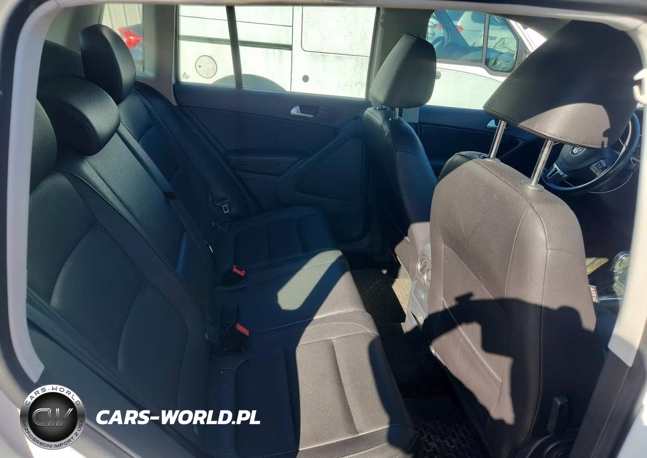 2017 Volkswagen Tiguan S VIN:WVGAV7AXXHW508443 - 11