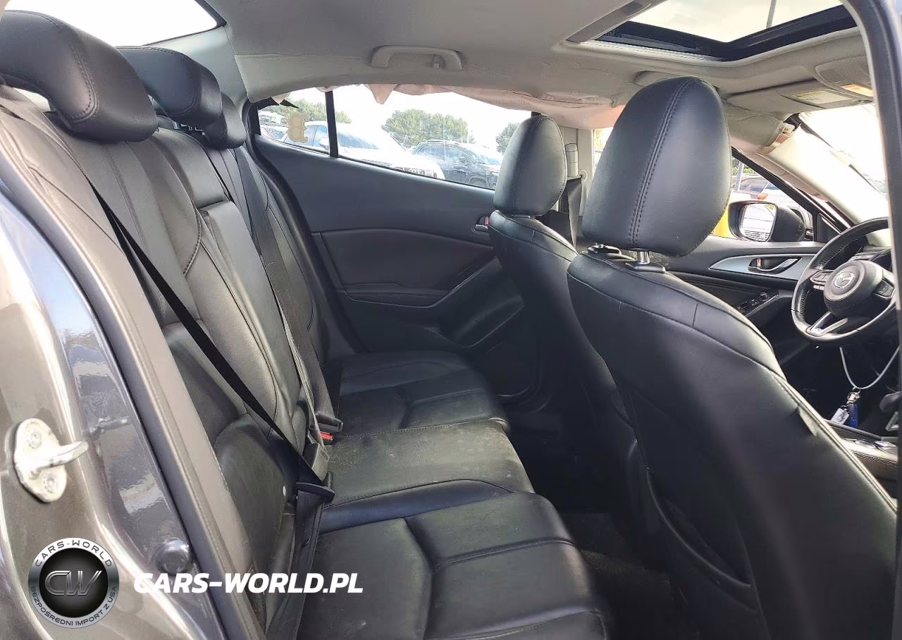 2018 Mazda 3 Touring VIN:3MZBN1V31JM199008 - 10