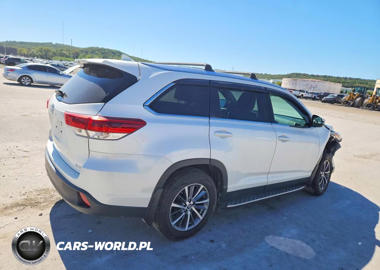 2019 Toyota Highlander Xle VIN:5TDKZRFH6KS350202 - 3