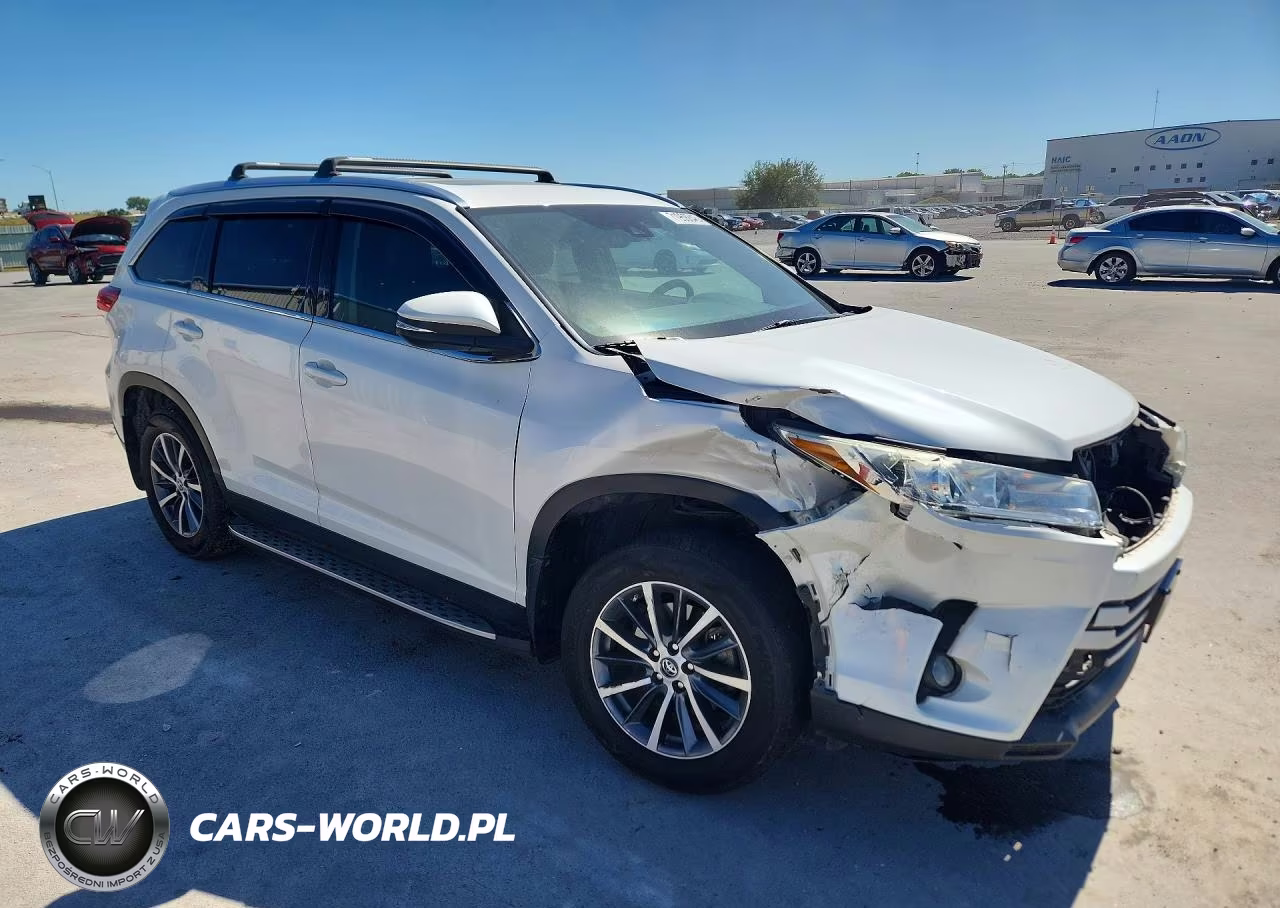 2019 Toyota Highlander Xle VIN:5TDKZRFH6KS350202 - 4