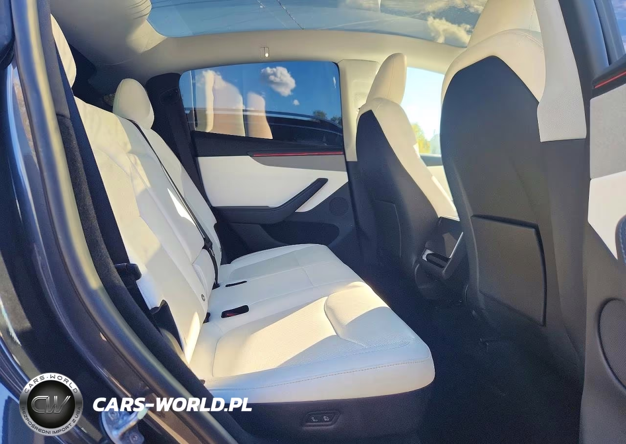 2026 Tesla Model Y VIN:7SAYGDED2TA475124 - 10