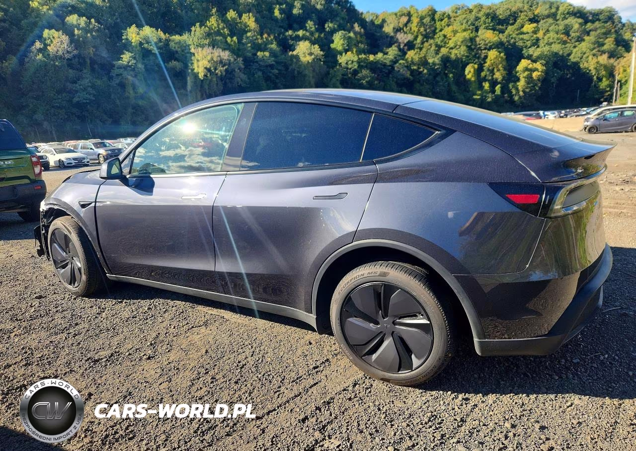 2026 Tesla Model Y VIN:7SAYGDED2TA475124 - 2