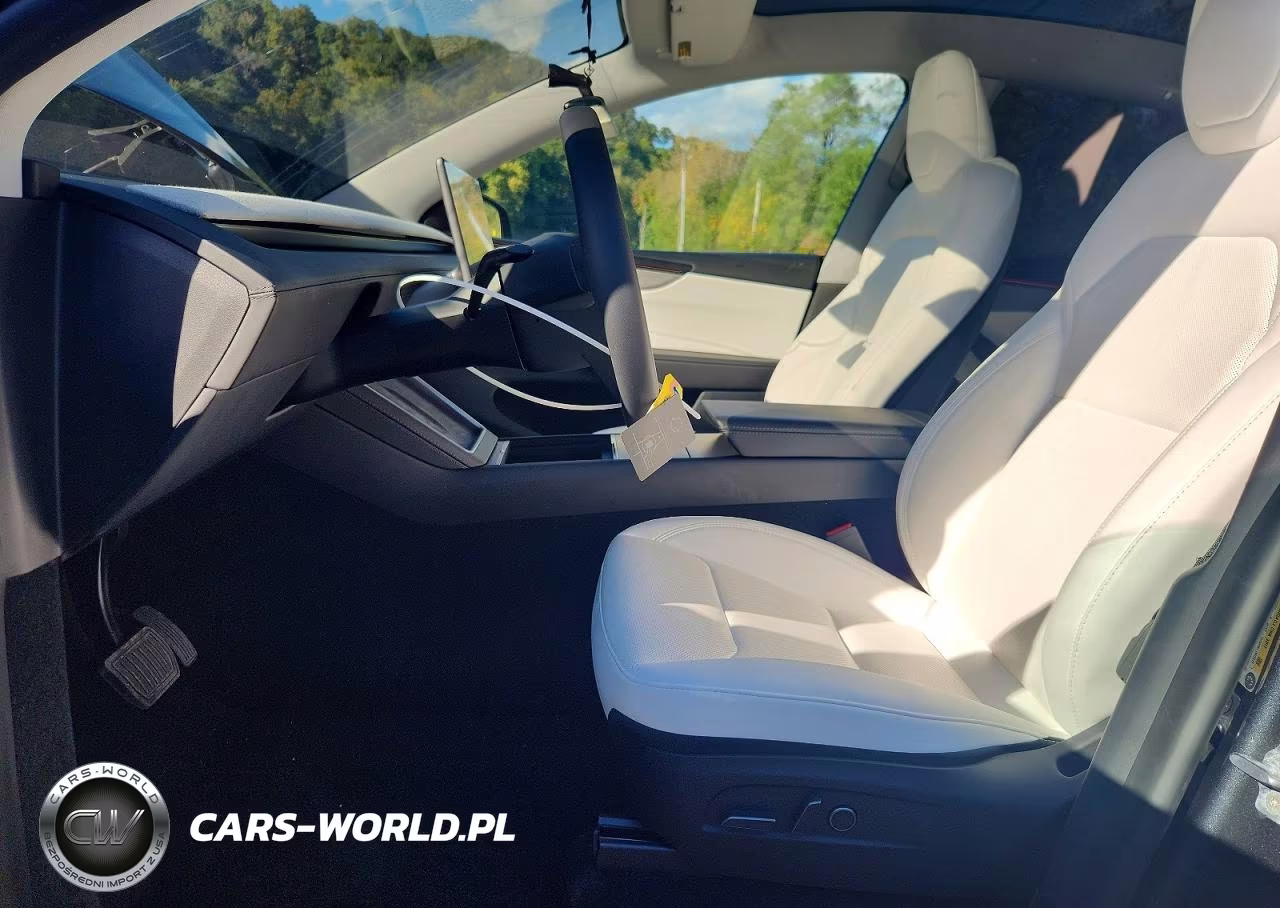 2026 Tesla Model Y VIN:7SAYGDED2TA475124 - 7