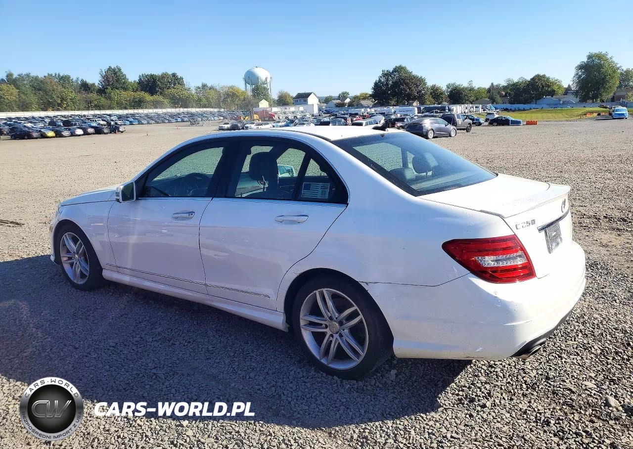 2014 Mercedes-Benz C 250 VIN:WDDGF4HB0EA932488 - 2