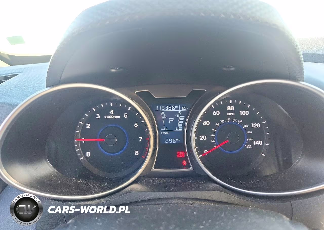 2017 Hyundai Veloster Base VIN:KMHTC6AD7HU307335 - 9