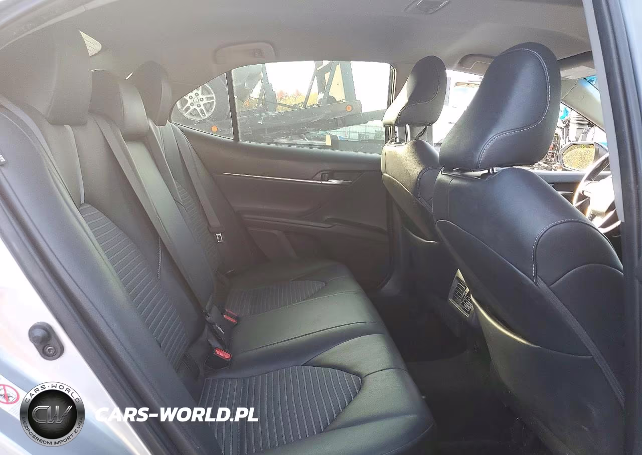 2018 Toyota Camry Se VIN:4T1B11HK0JU015850 - 10