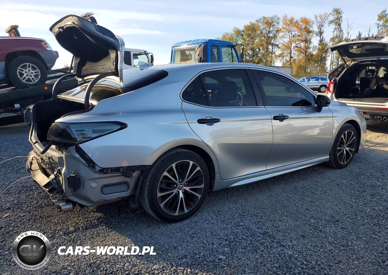 2018 Toyota Camry Se VIN:4T1B11HK0JU015850 - 3