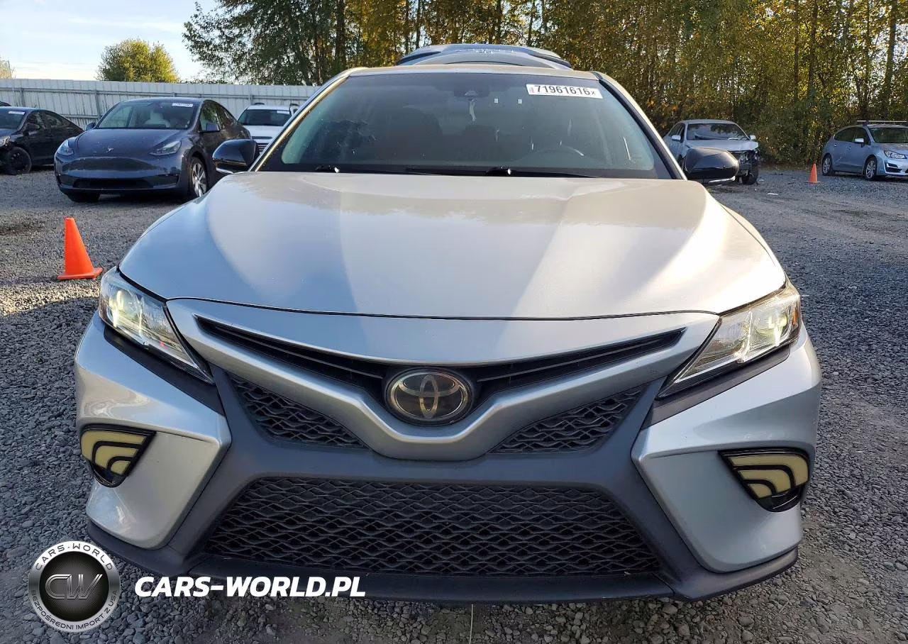 2018 Toyota Camry Se VIN:4T1B11HK0JU015850 - 5