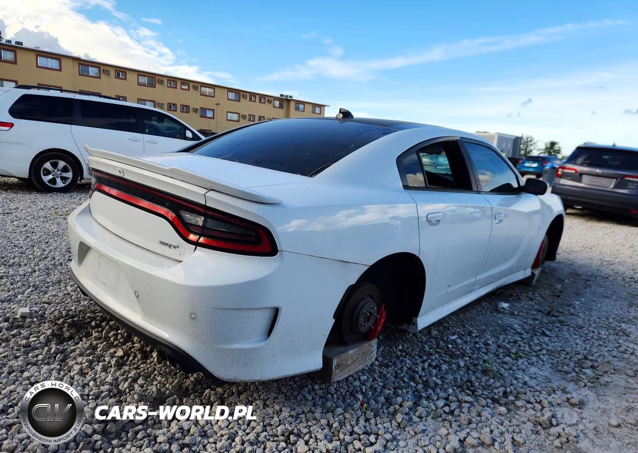 2018 Dodge Charger Srt Hellcat VIN:2C3CDXL93JH215684 - 3