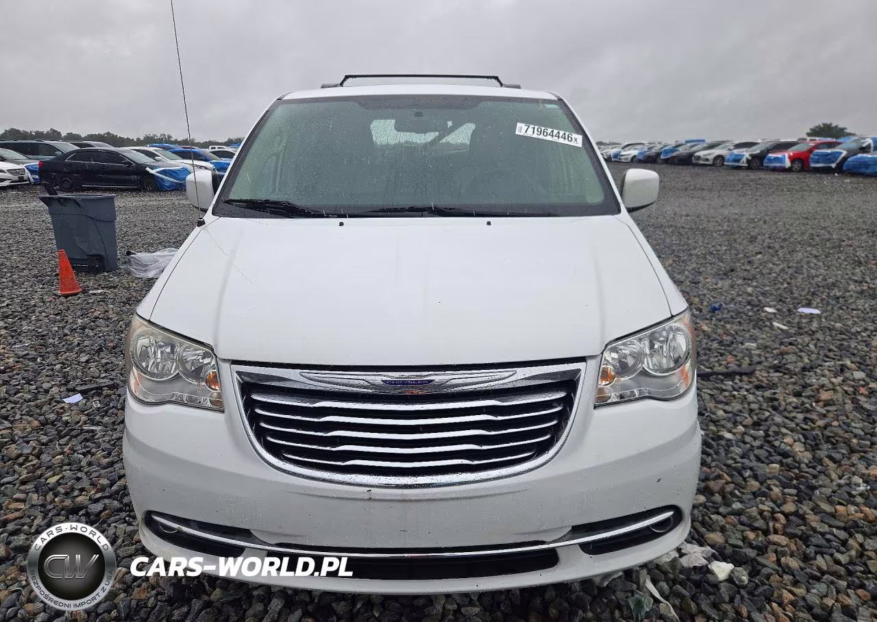2015 Chrysler Town & Country Touring VIN:2C4RC1BG2FR654799 - 5
