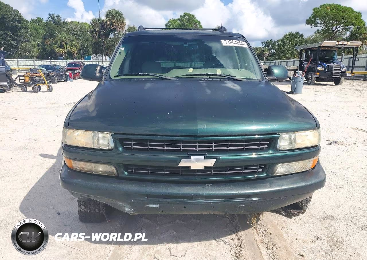 2002 Chevrolet Tahoe K1500 VIN:1GNEK13Z22R295897 - 5