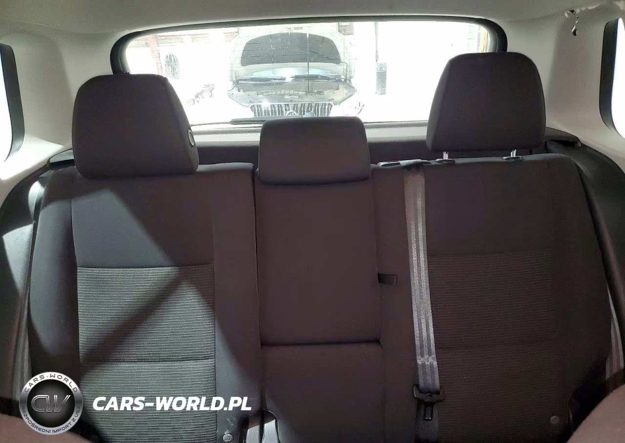 2015 Volkswagen Tiguan S VIN:WVGBV7AX2FW585437 - 10