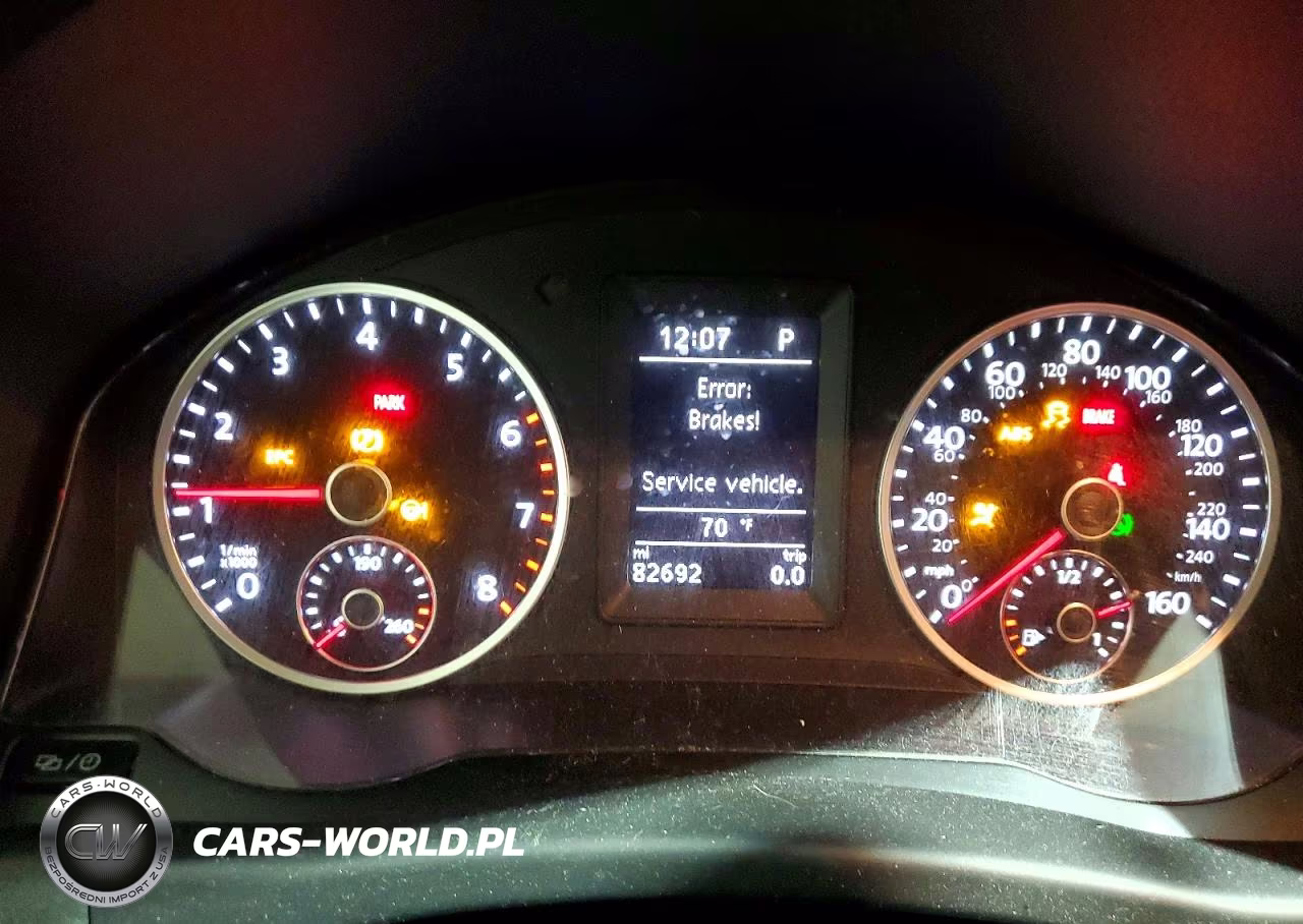 2015 Volkswagen Tiguan S VIN:WVGBV7AX2FW585437 - 9