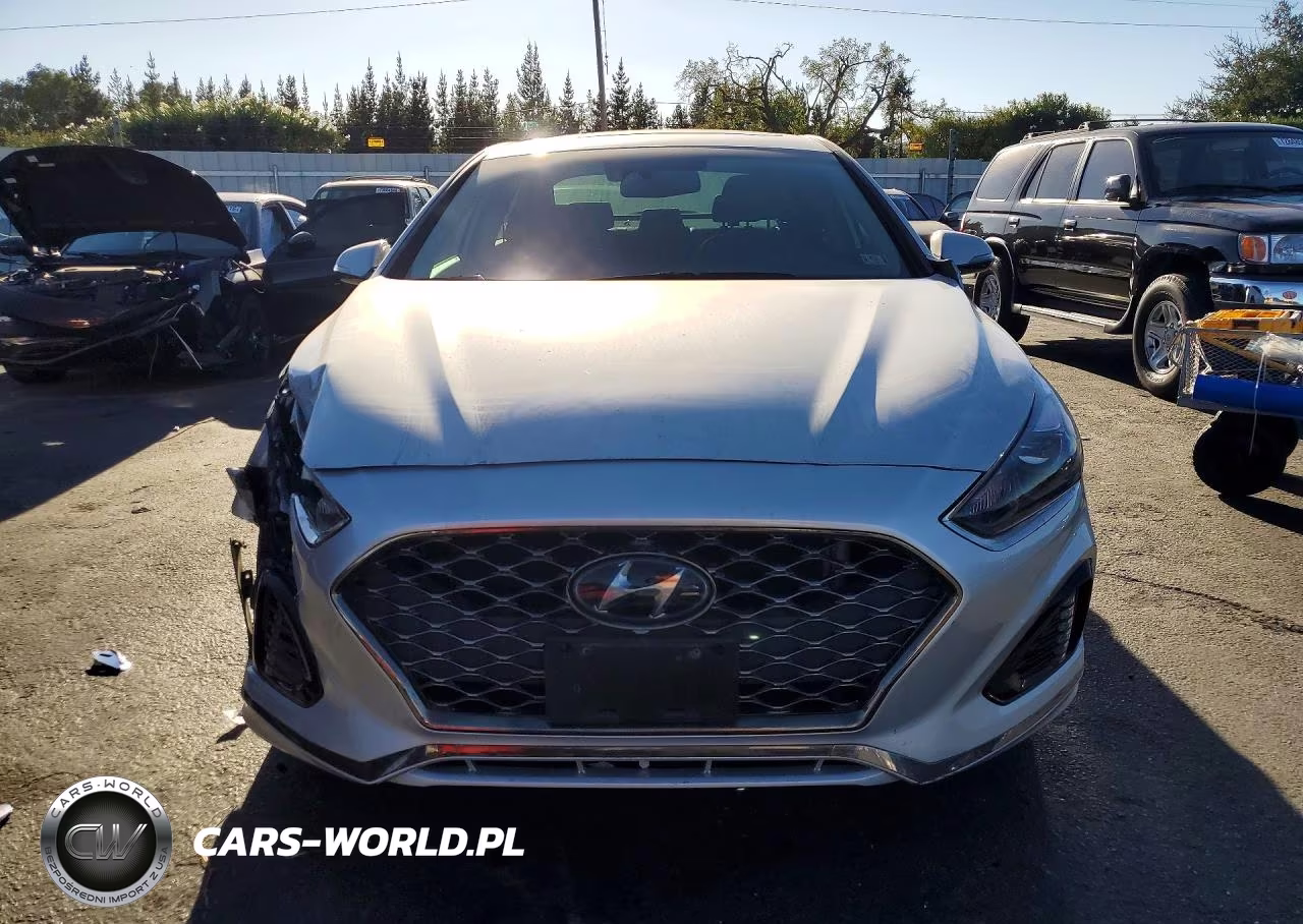 2018 Hyundai Sonata Limited VIN:5NPE34AF2JH704695 - 5