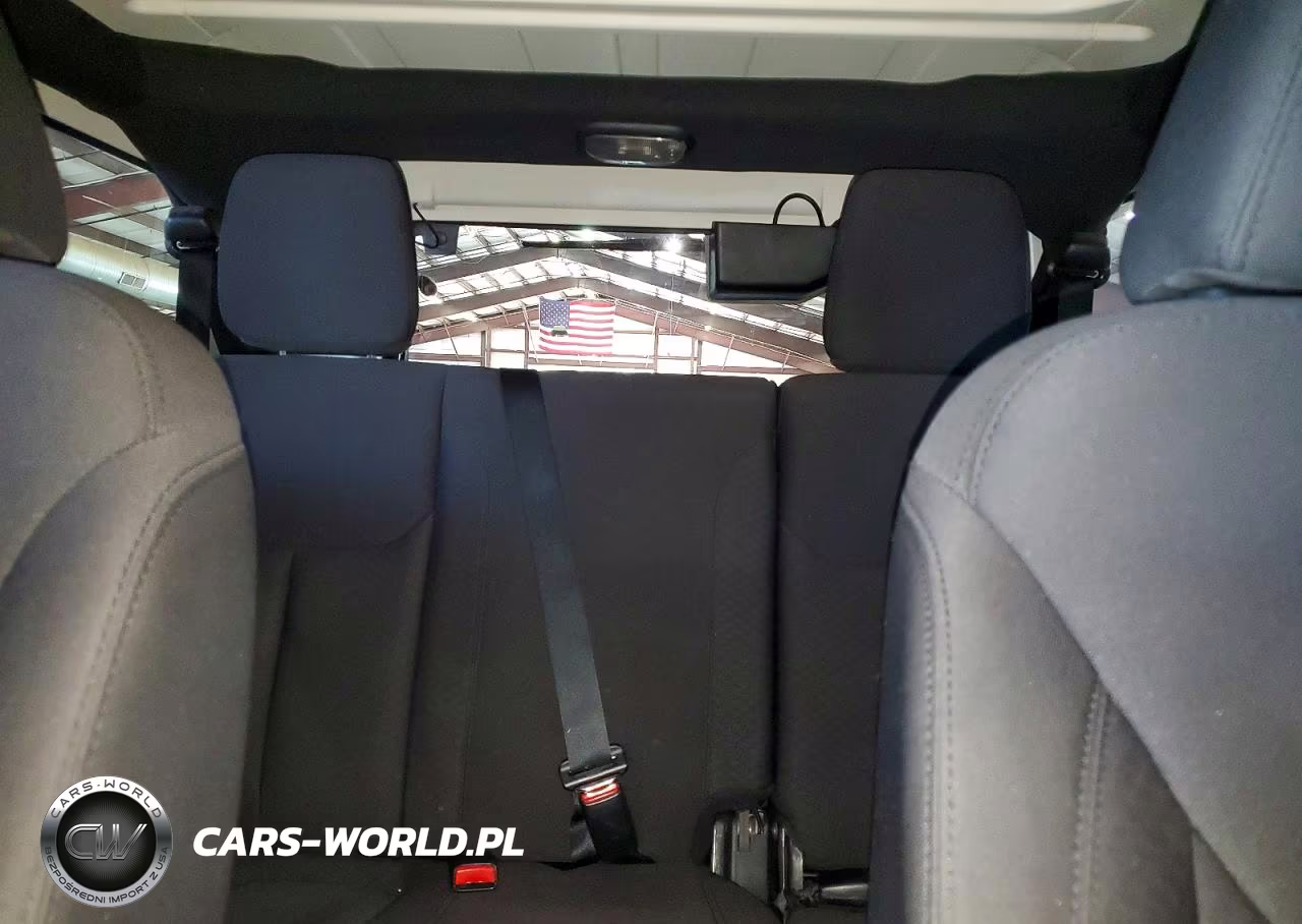2015 Jeep Wrangler Unlimited Sport VIN:1C4BJWDG0FL529584 - 10