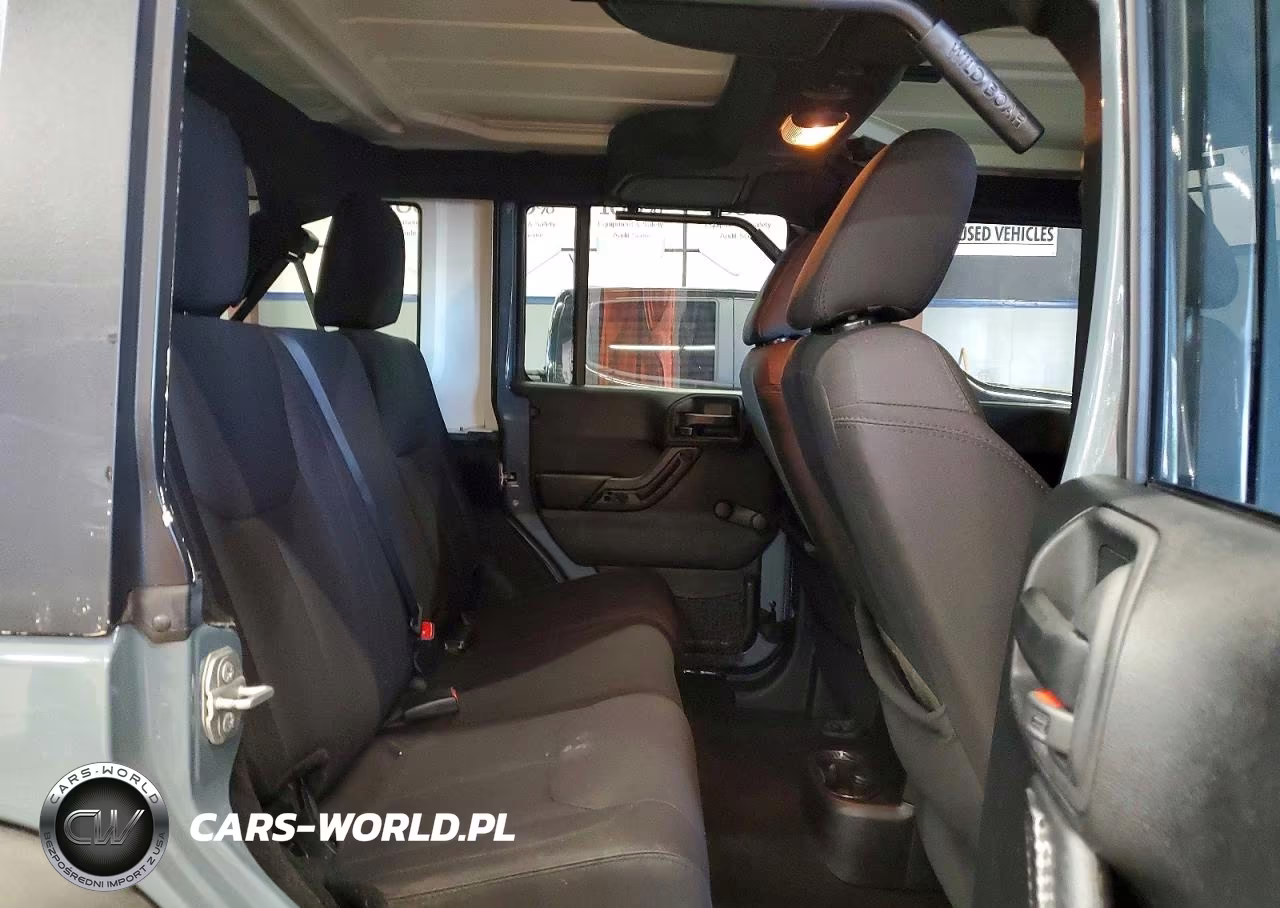 2015 Jeep Wrangler Unlimited Sport VIN:1C4BJWDG0FL529584 - 11