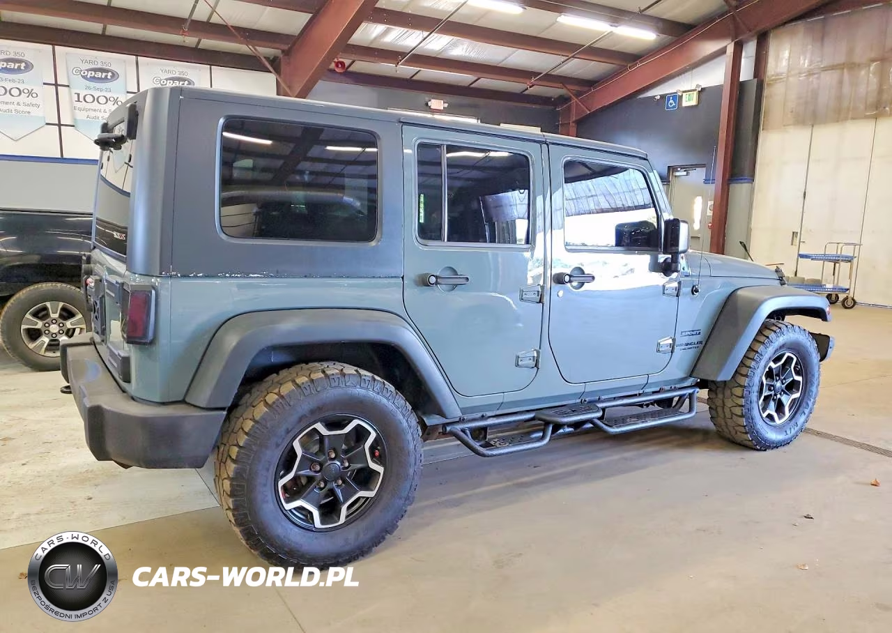 2015 Jeep Wrangler Unlimited Sport VIN:1C4BJWDG0FL529584 - 3