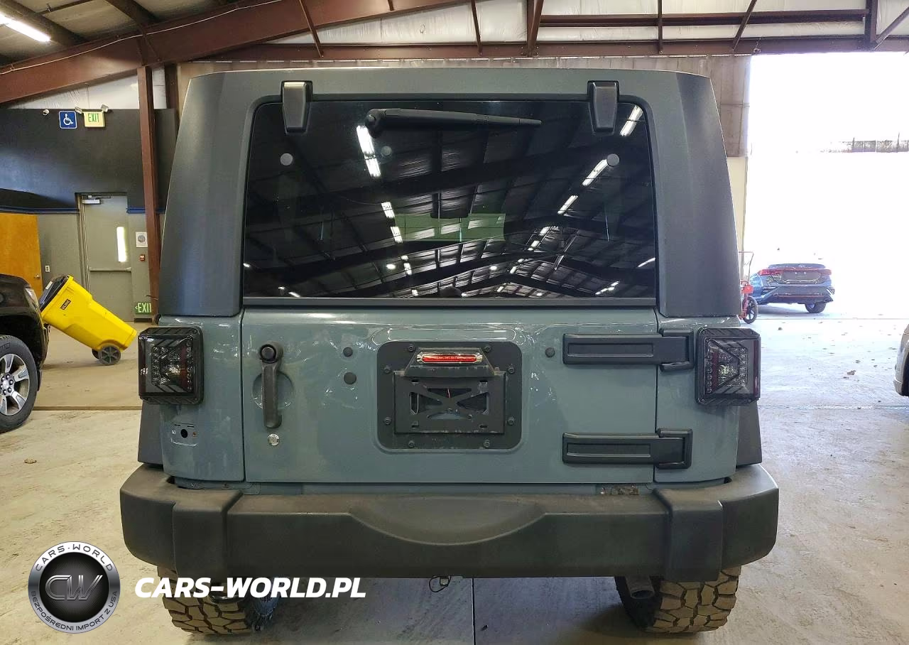 2015 Jeep Wrangler Unlimited Sport VIN:1C4BJWDG0FL529584 - 6