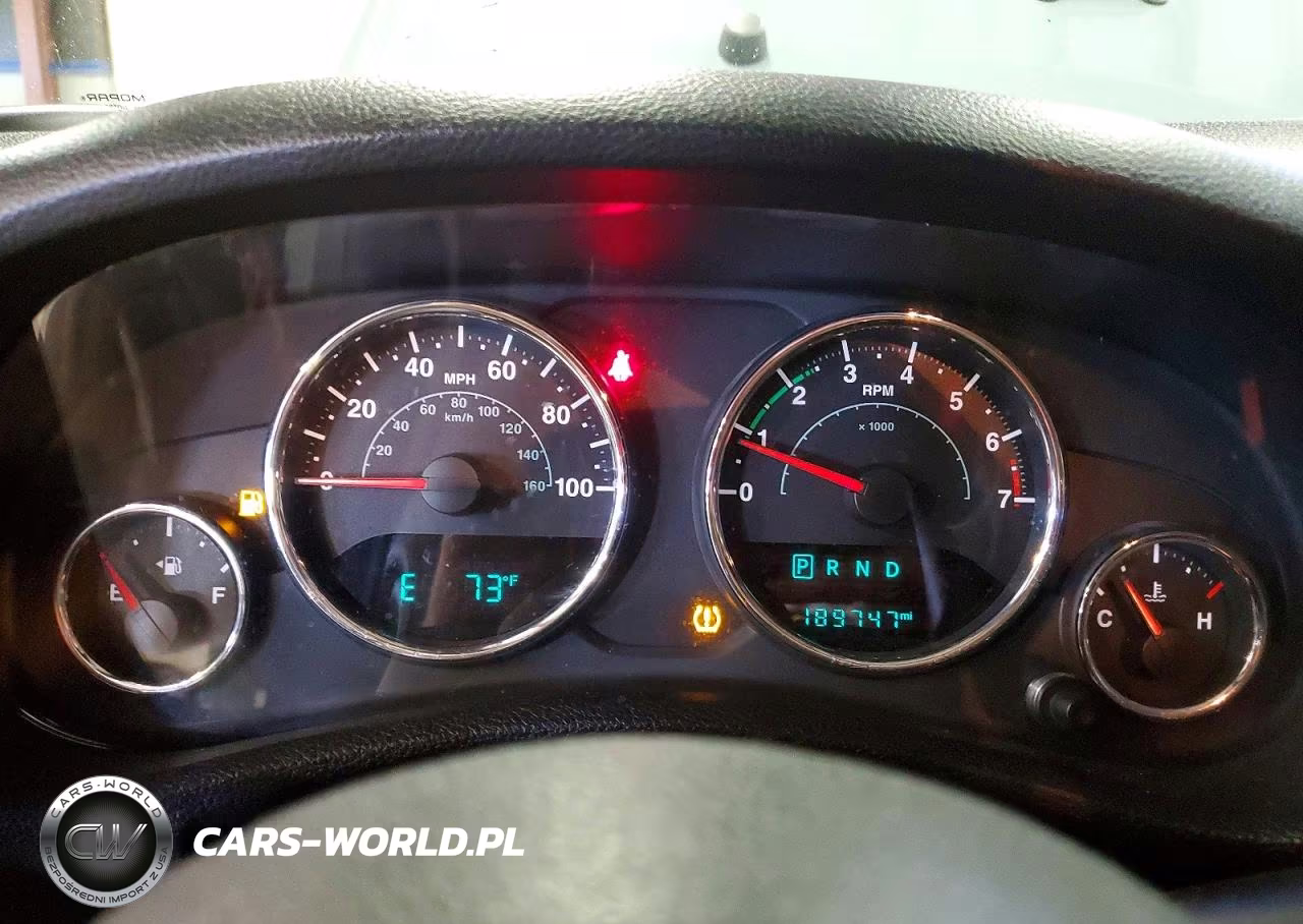2015 Jeep Wrangler Unlimited Sport VIN:1C4BJWDG0FL529584 - 9