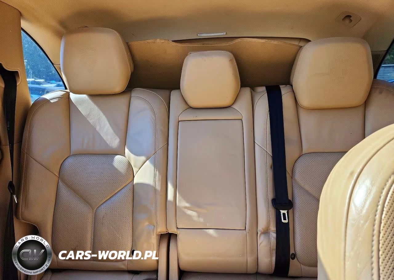 2012 Porsche Cayenne S Hybrid VIN:WP1AE2A21CLA90729 - 10