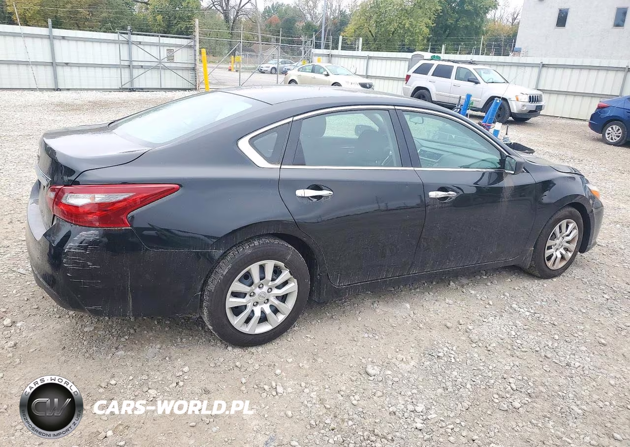 2018 Nissan Altima 2.5 S VIN:1N4AL3AP0JC147370 - 3