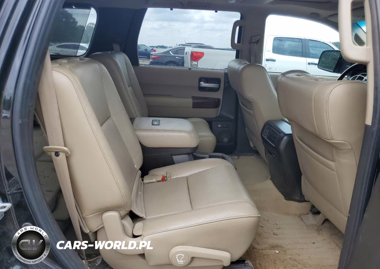 2011 Toyota Sequoia Platinum VIN:5TDDW5G12BS054573 - 11